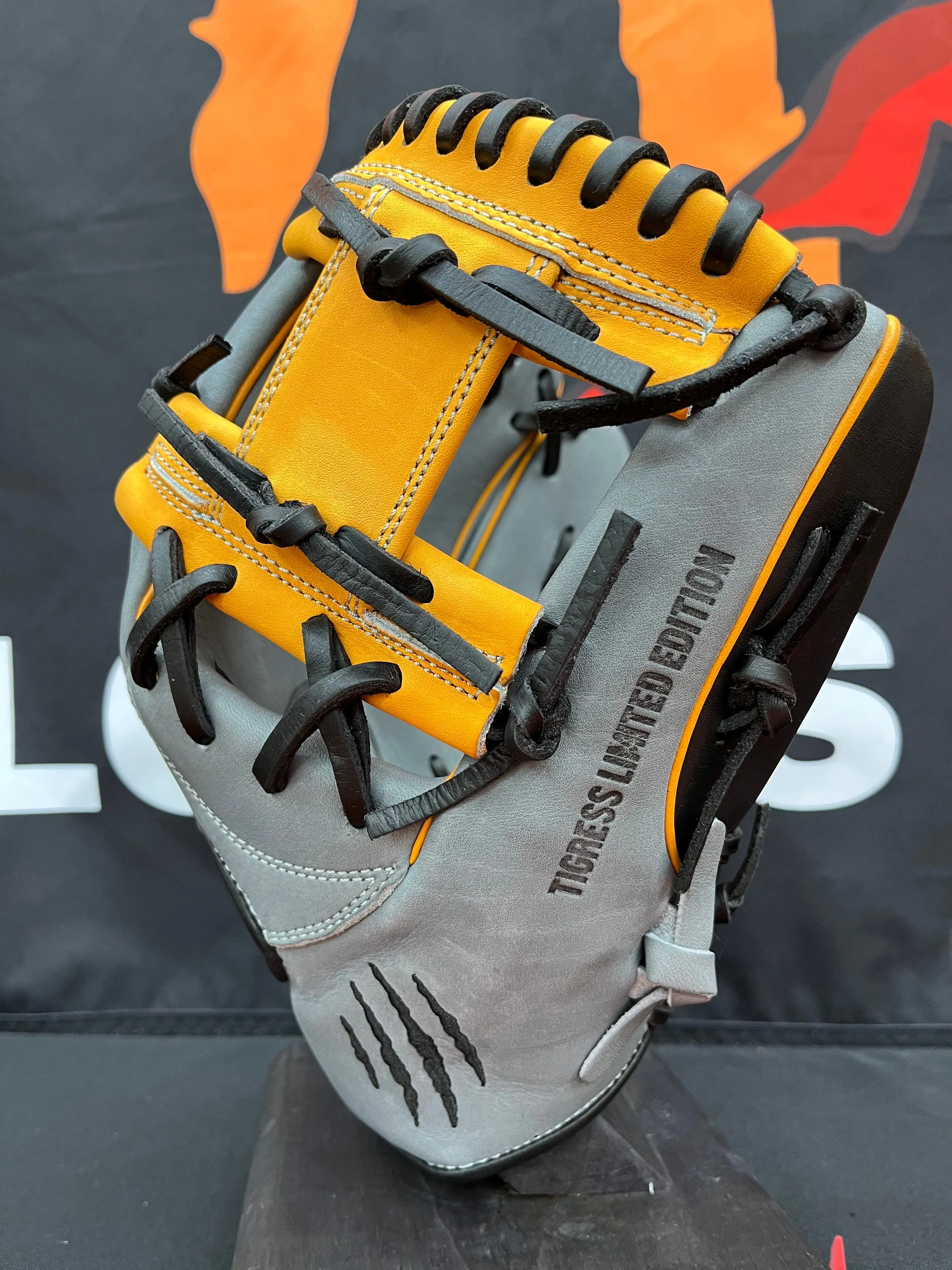 TRADITION SERIES GRAY, ORANGE AND BLACK I-WEB